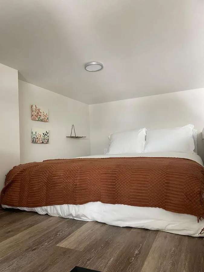 Sleeping Uptown Apartment Seattle